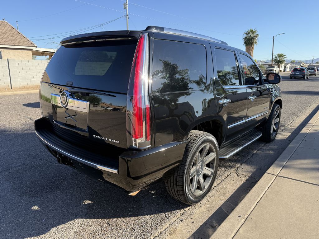 2013 Cadillac Escalade Image 4