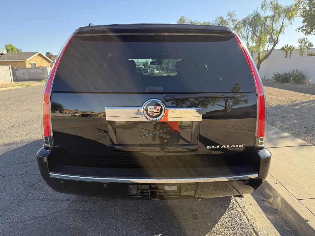 2013 Cadillac Escalade Image 5