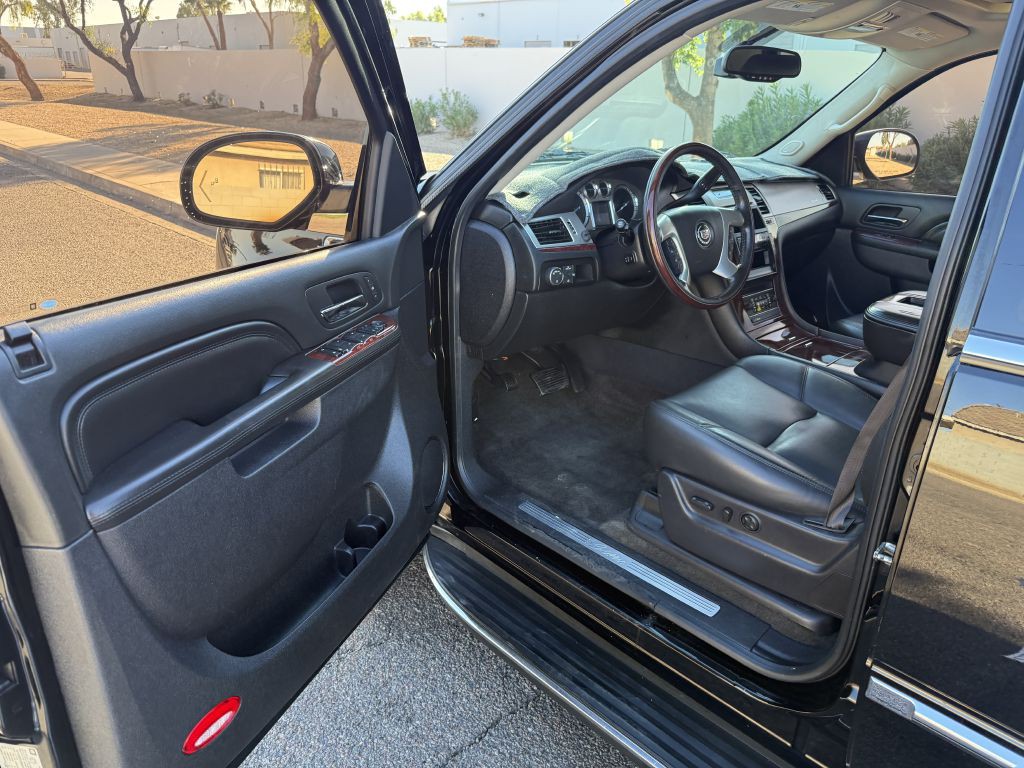 2013 Cadillac Escalade Image 7