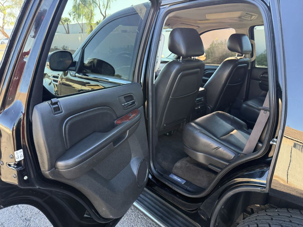 2013 Cadillac Escalade Image 9