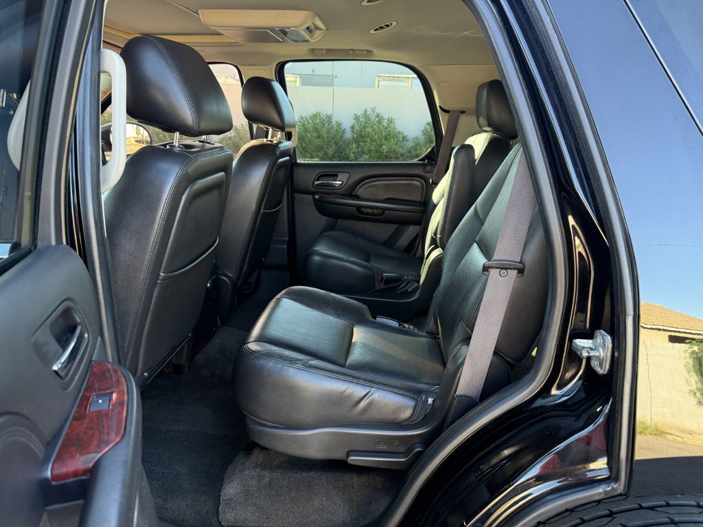 2013 Cadillac Escalade Image 10