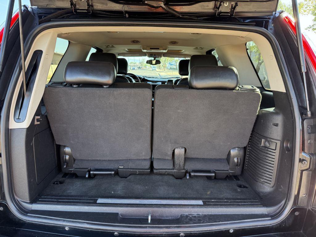 2013 Cadillac Escalade Image 12