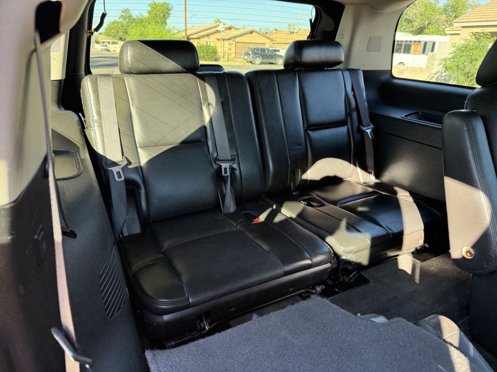 2013 Cadillac Escalade Image 13