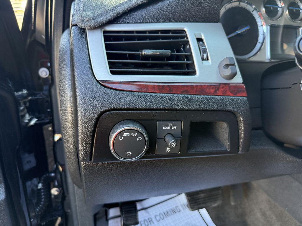 2013 Cadillac Escalade Image 21