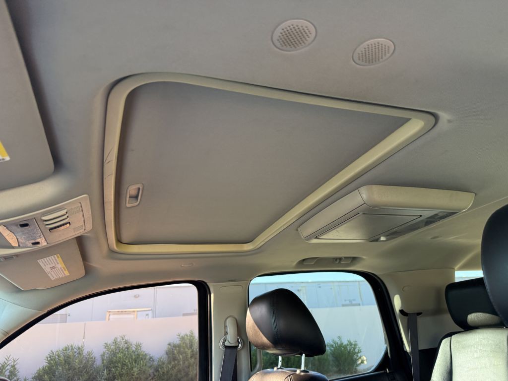 2013 Cadillac Escalade Image 24