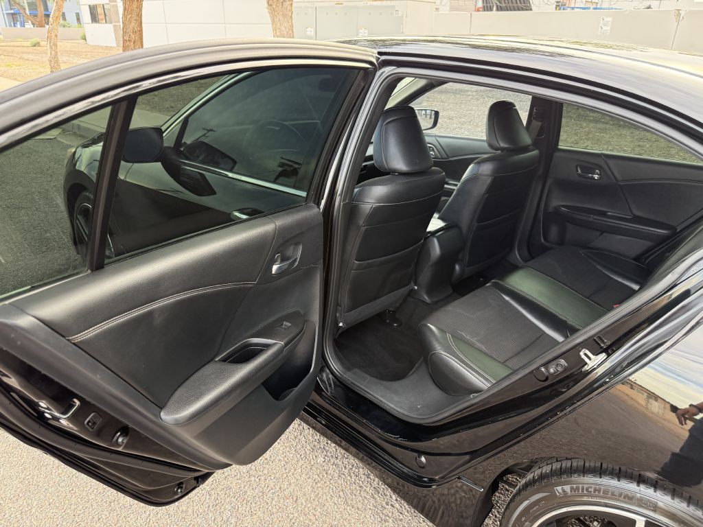 2016 Honda Accord Image 9