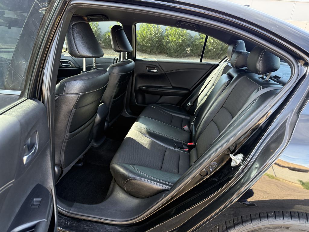 2017 Honda Accord Image 10