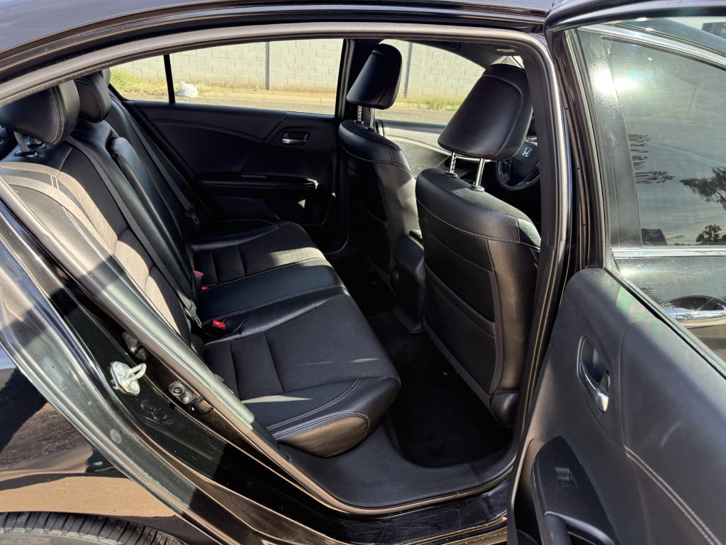 2017 Honda Accord Image 12