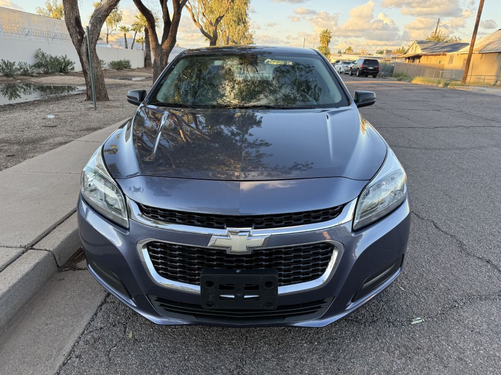 2015 Chevrolet Malibu Image 2