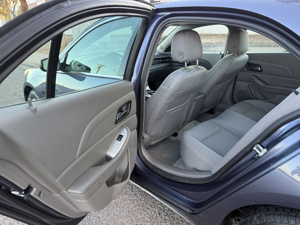 2015 Chevrolet Malibu Image 9