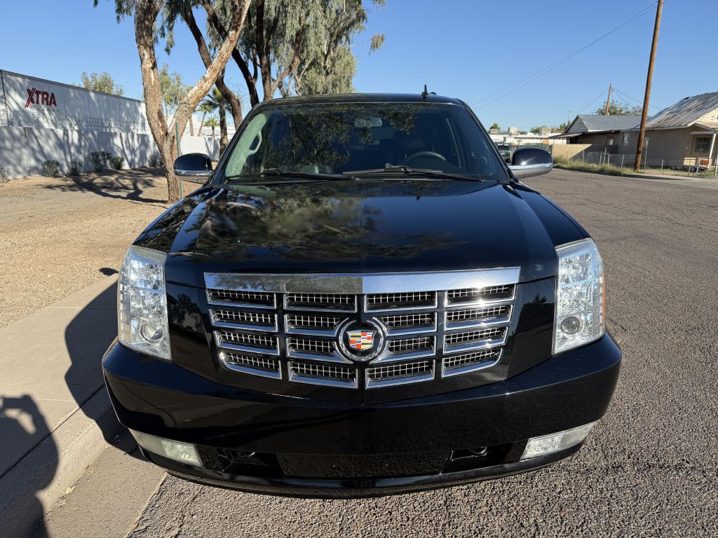 2008 Cadillac Escalade Image 2