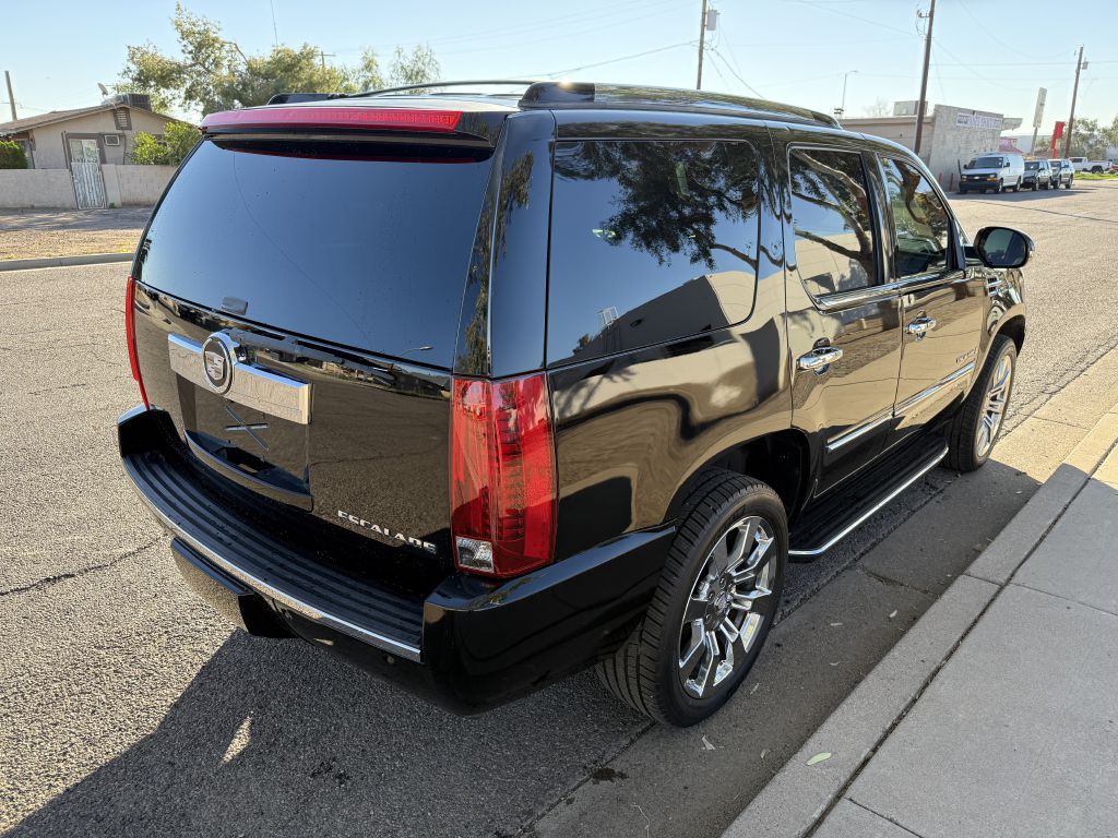 2008 Cadillac Escalade Image 4
