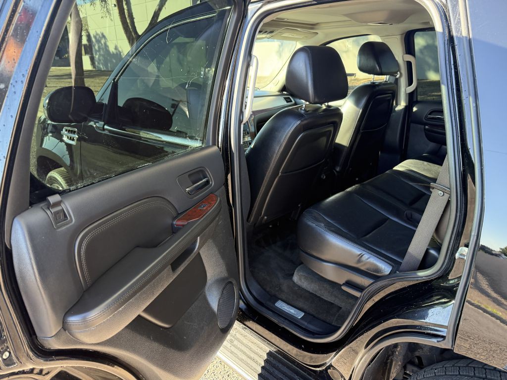 2008 Cadillac Escalade Image 9