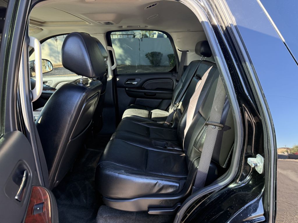 2008 Cadillac Escalade Image 10