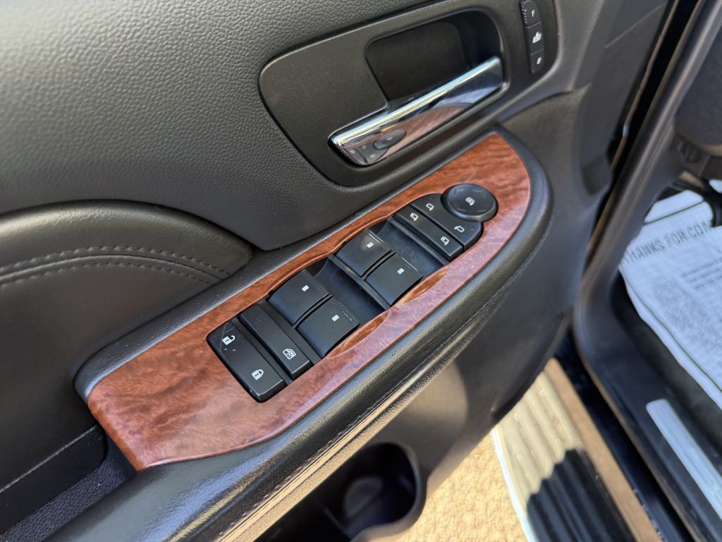 2008 Cadillac Escalade Image 19