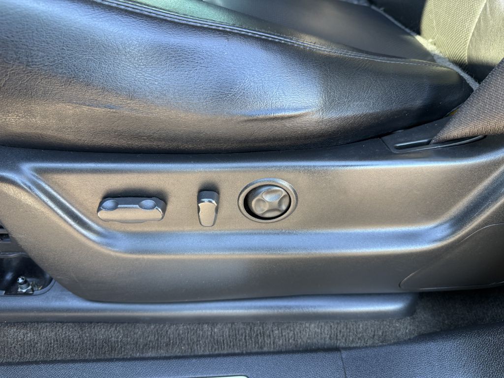 2008 Cadillac Escalade Image 20