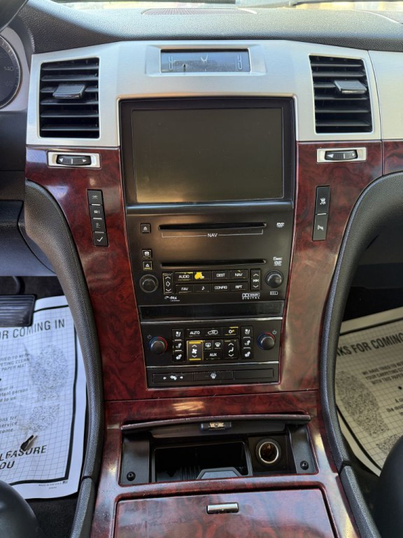 2008 Cadillac Escalade Image 23