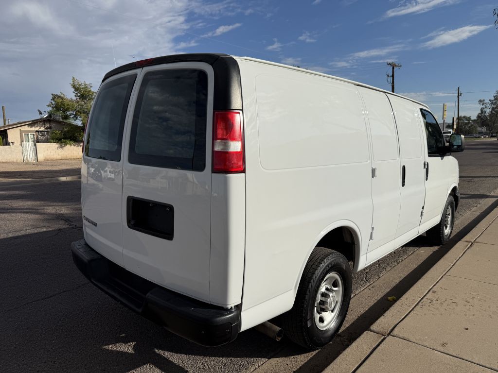 2019 Chevrolet Express Image 4