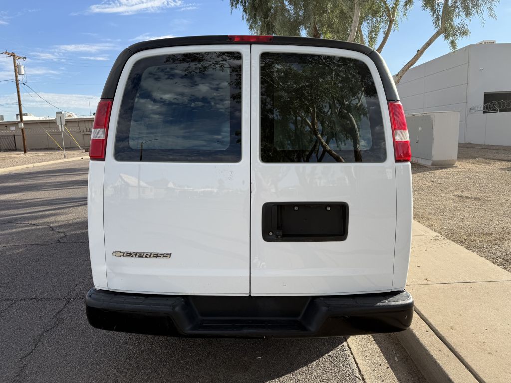 2019 Chevrolet Express Image 5