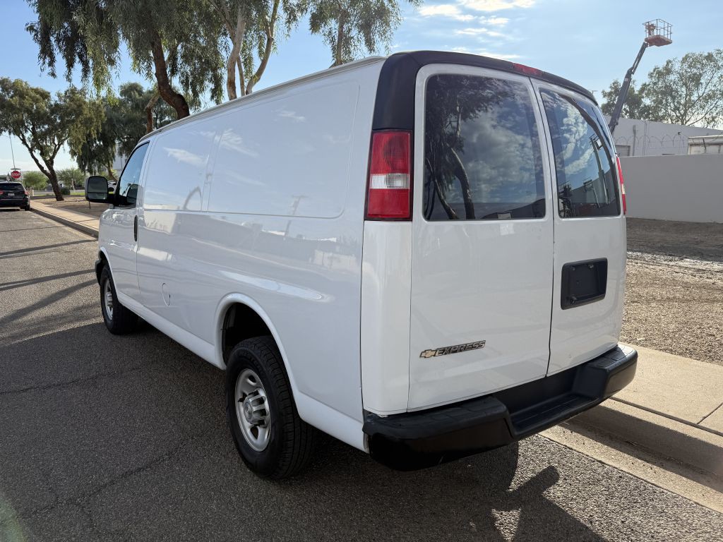 2019 Chevrolet Express Image 6