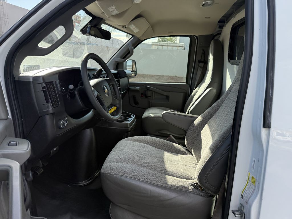 2019 Chevrolet Express Image 8