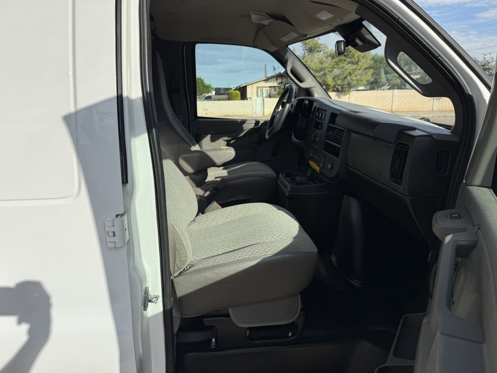 2019 Chevrolet Express Image 12