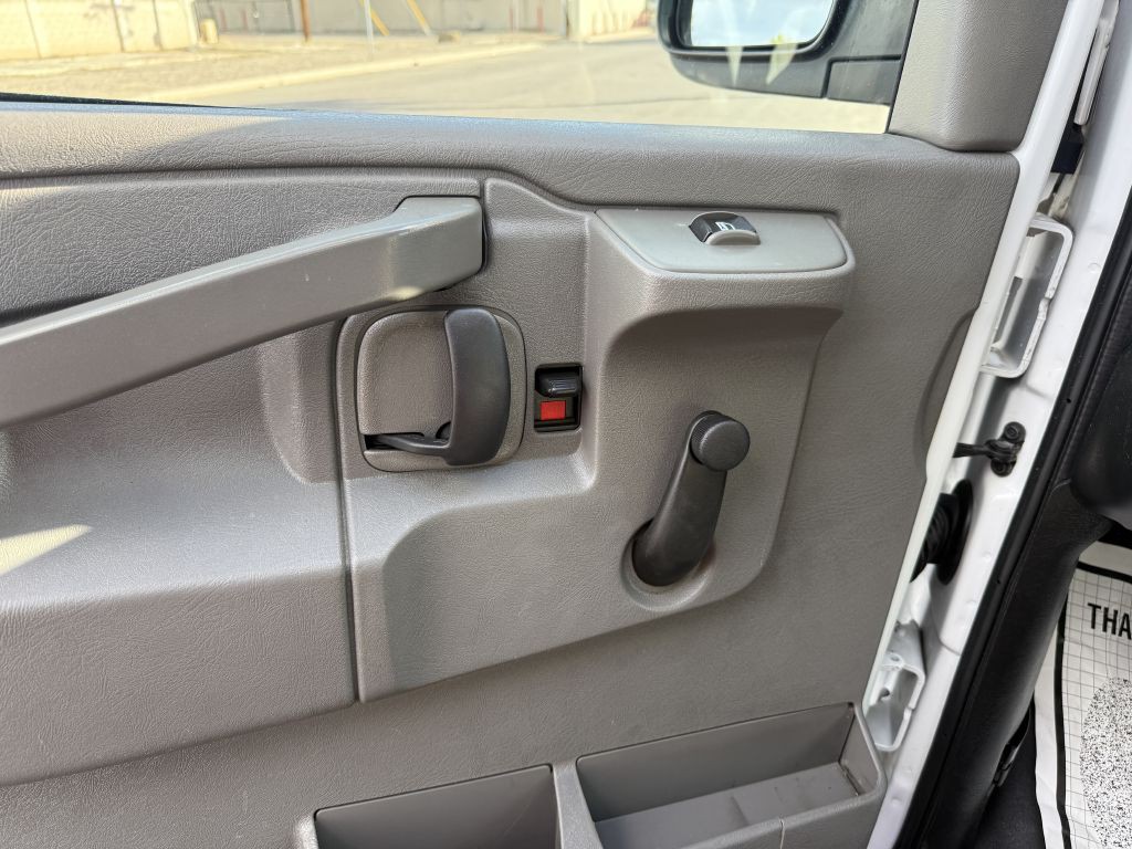 2019 Chevrolet Express Image 14