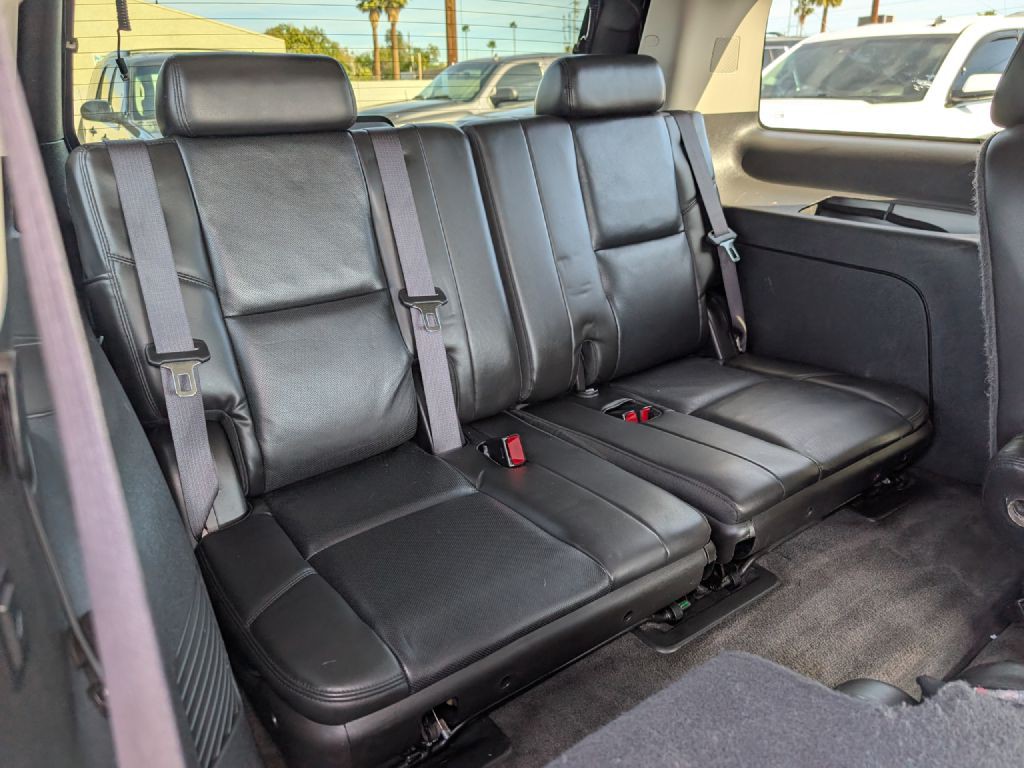 2011 Cadillac Escalade Image 15