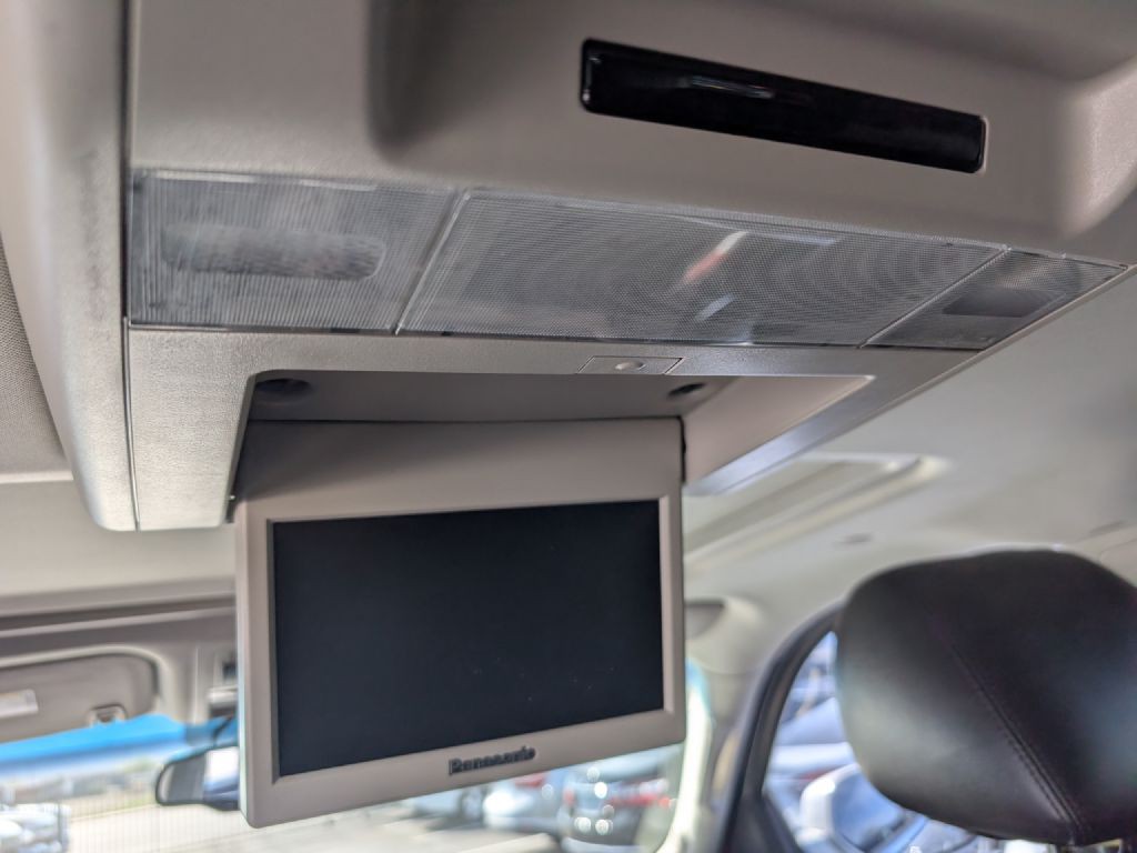 2011 Cadillac Escalade Image 27