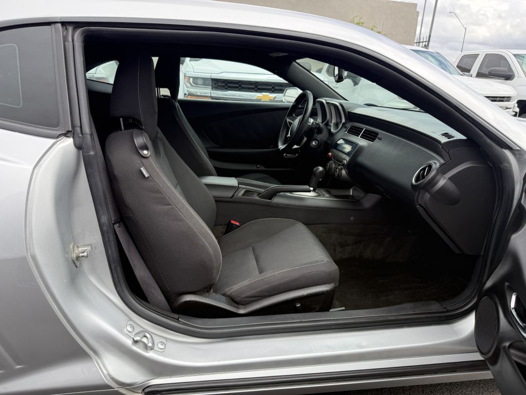 2010 Chevrolet Camaro Image 13
