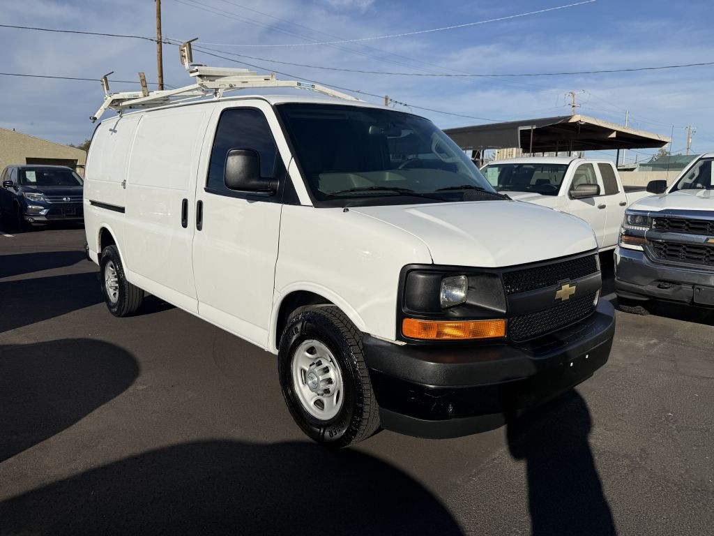 2017 Chevrolet Express Image 3