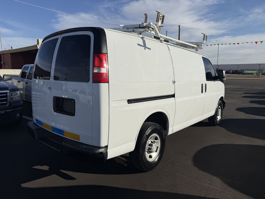 2017 Chevrolet Express Image 4