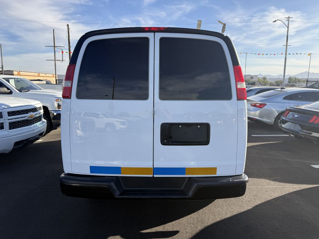 2017 Chevrolet Express Image 5