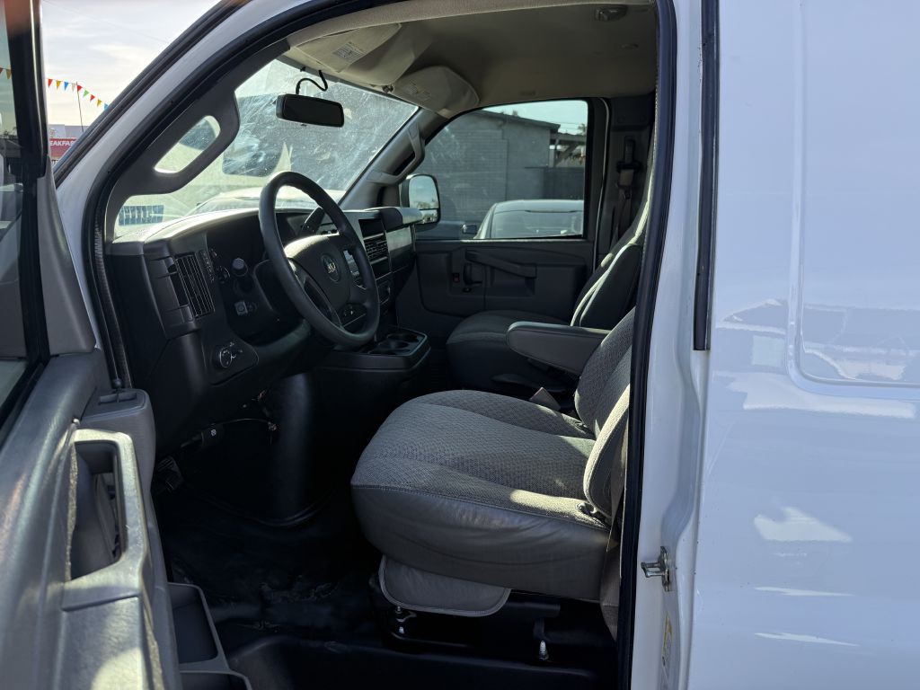 2017 Chevrolet Express Image 8