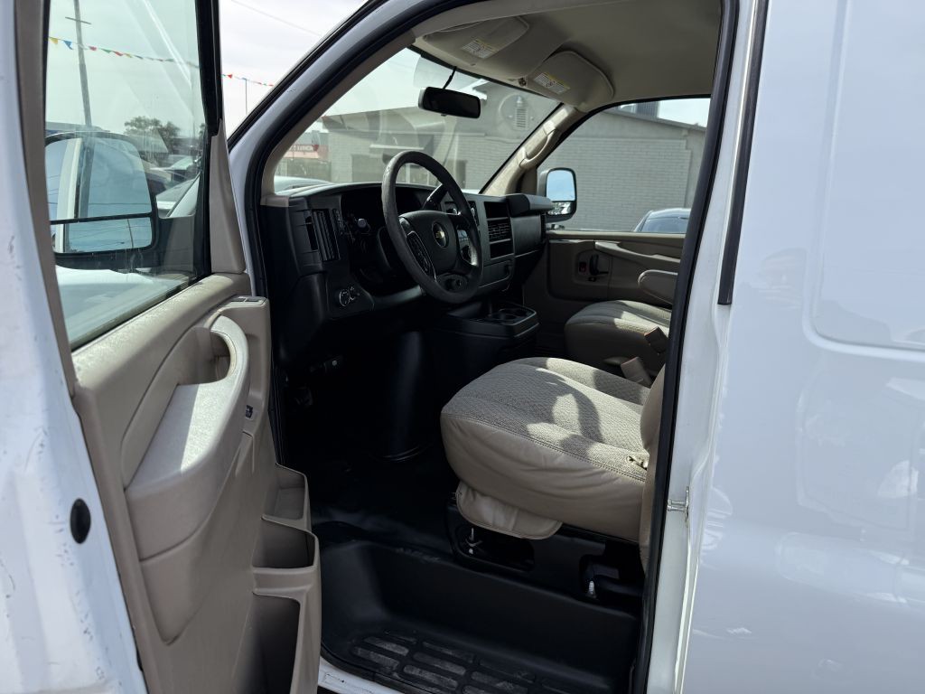 2014 Chevrolet Express Image 8