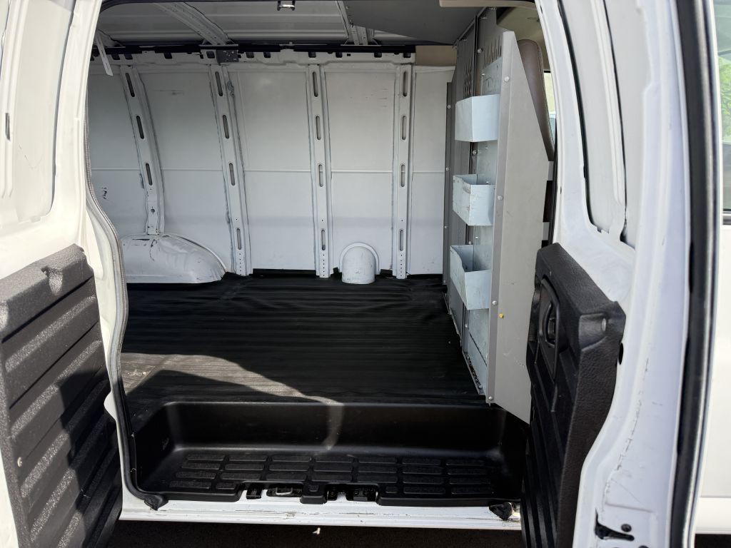 2014 Chevrolet Express Image 10