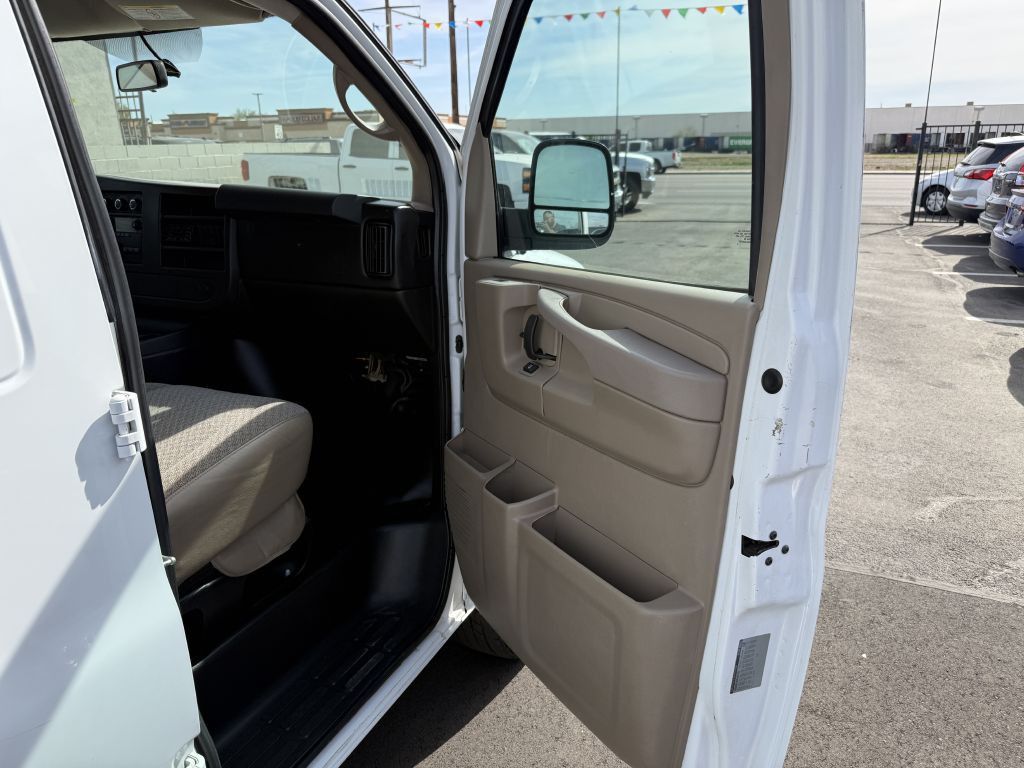 2014 Chevrolet Express Image 11