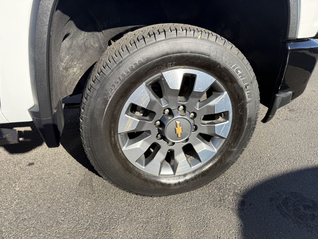 2022 Chevrolet Silverado 1500 Image 17