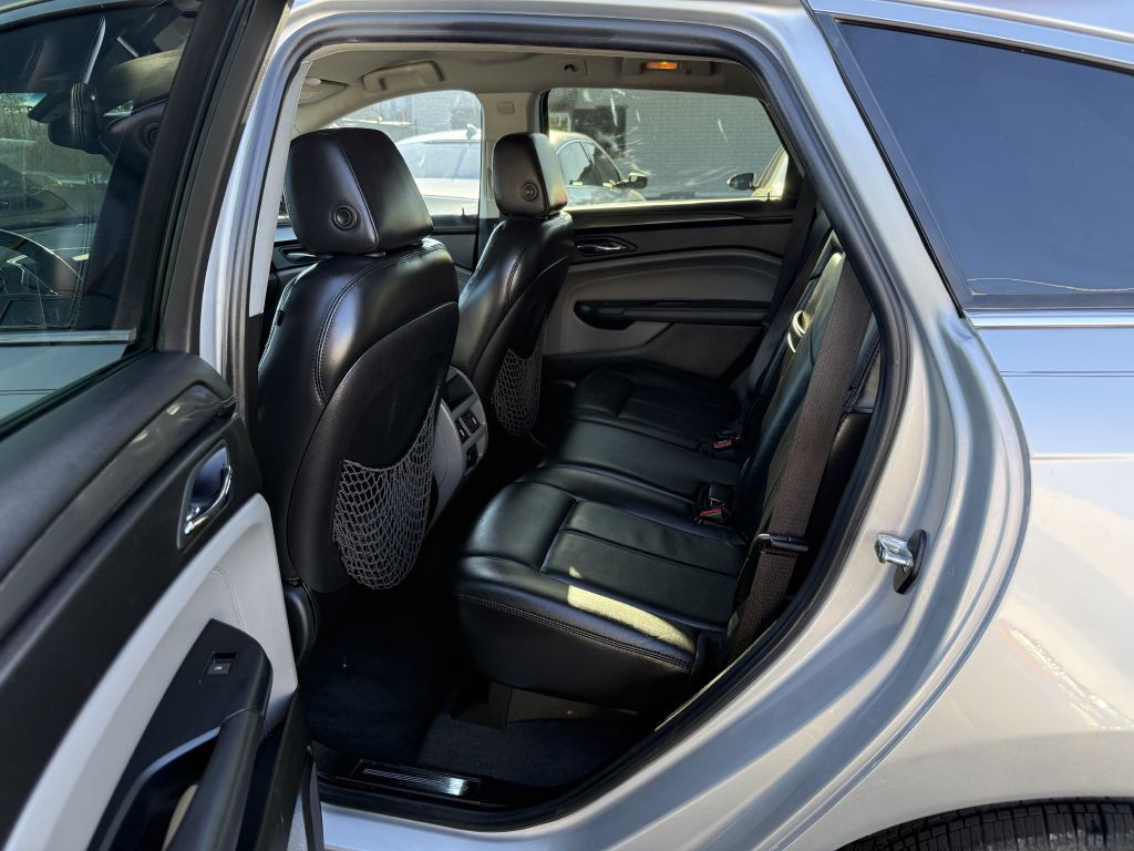 2011 Cadillac SRX Image 11