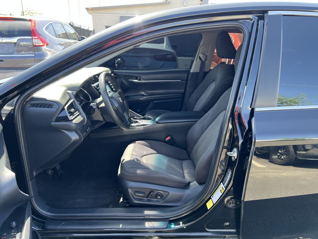 2019 Toyota Camry Image 10