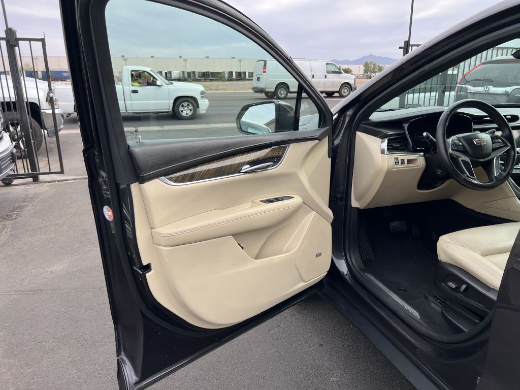 2017 Cadillac XT5 Image 9