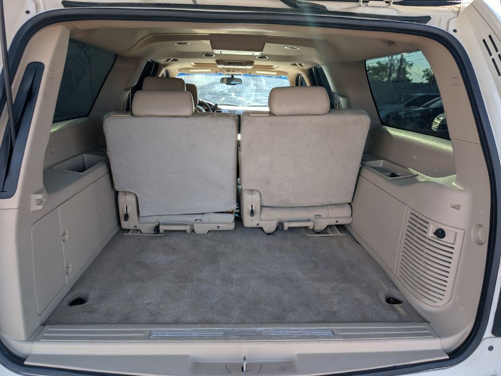 2010 Cadillac Escalade Image 14
