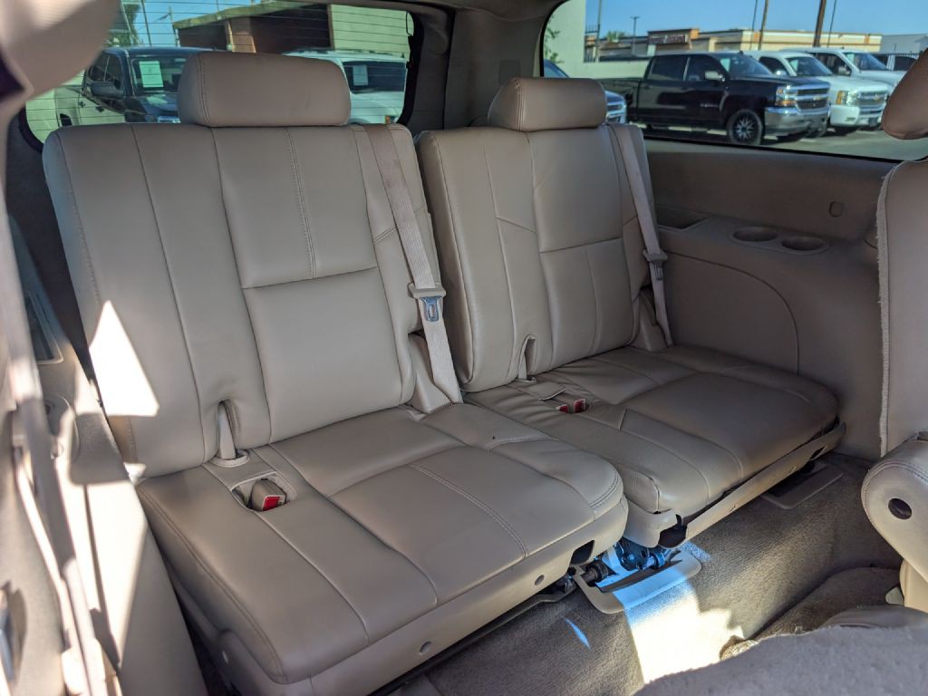 2010 Cadillac Escalade Image 15