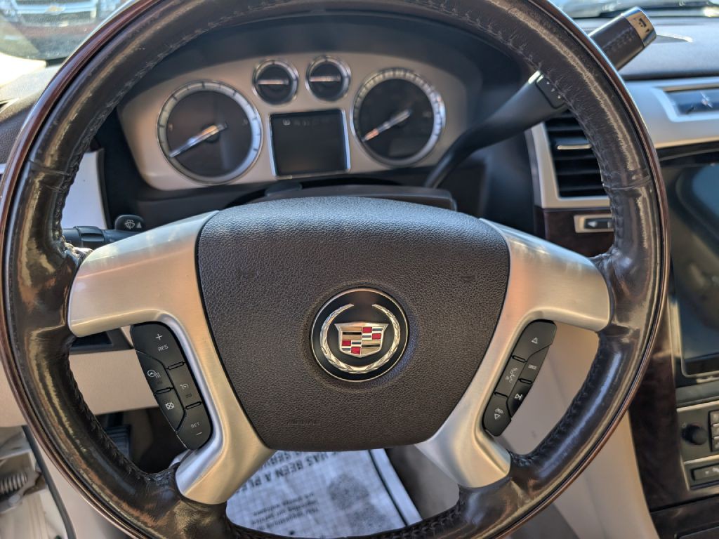 2010 Cadillac Escalade Image 27