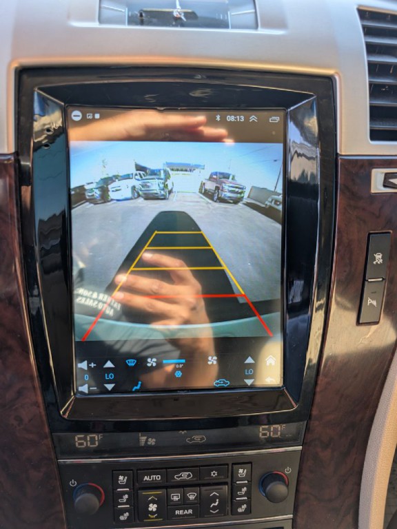 2010 Cadillac Escalade Image 31