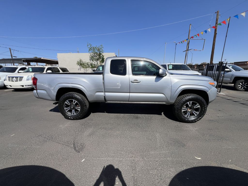 2020 Toyota Tacoma Image 4