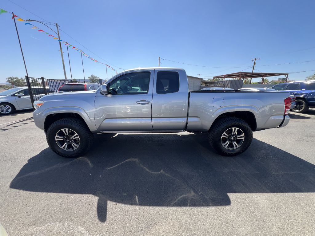 2020 Toyota Tacoma Image 8