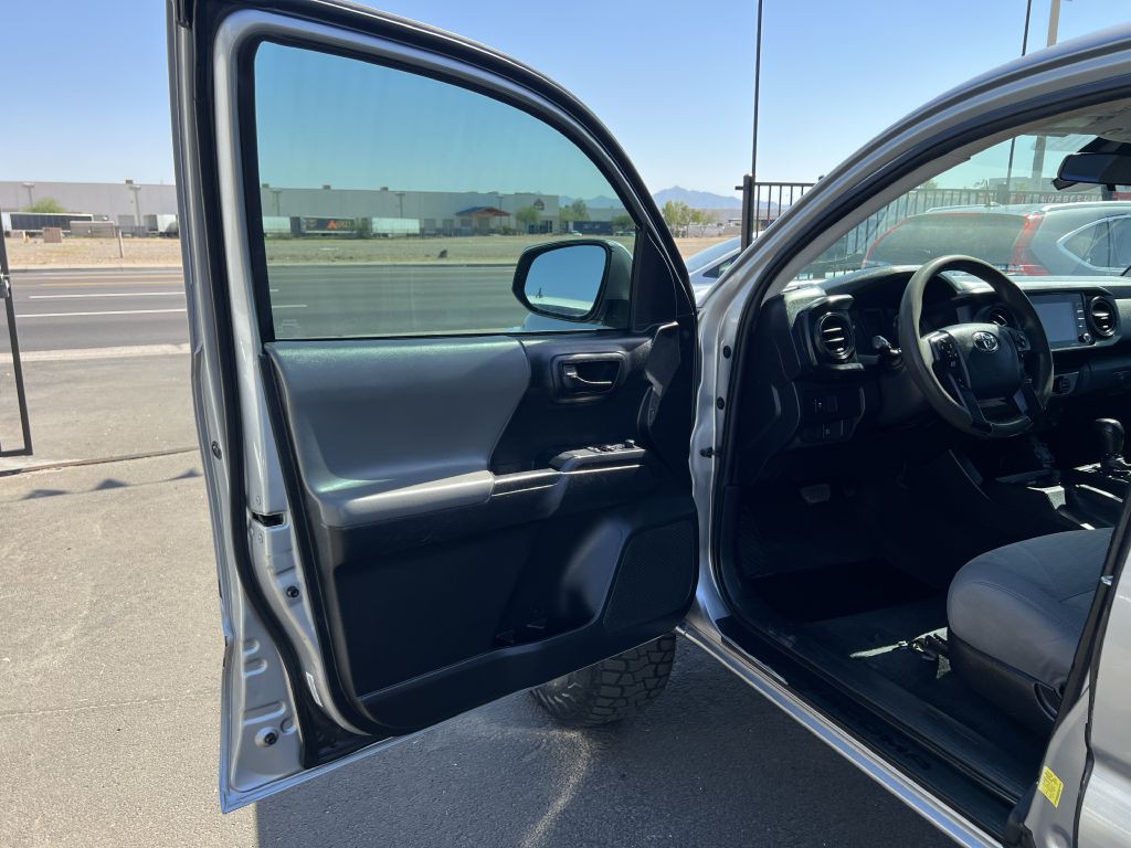 2020 Toyota Tacoma Image 9
