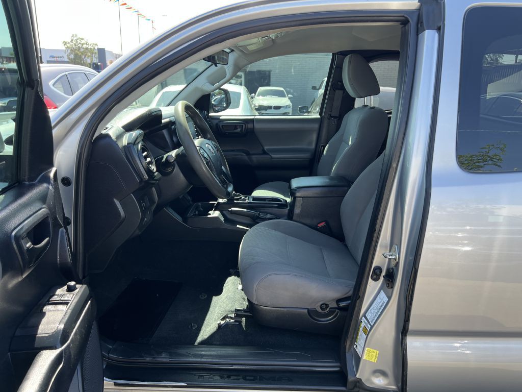 2020 Toyota Tacoma Image 10