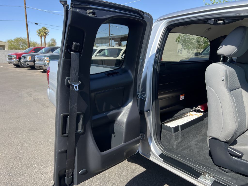 2020 Toyota Tacoma Image 13